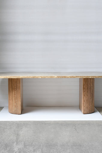 Luna Table
